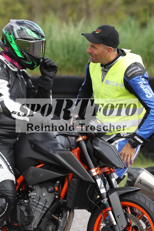 /Archiv-2025/10 23.04.2025 Cornu Master School ADR/rot-rouge/46